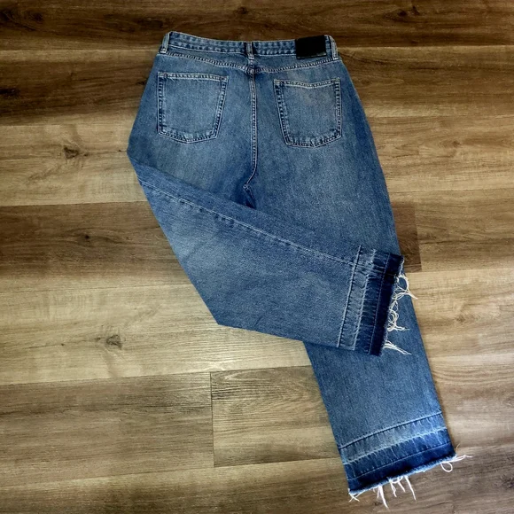 DKNY Straight High-Rise Jeans Model ‘Kent’ - Picture 14 of 15